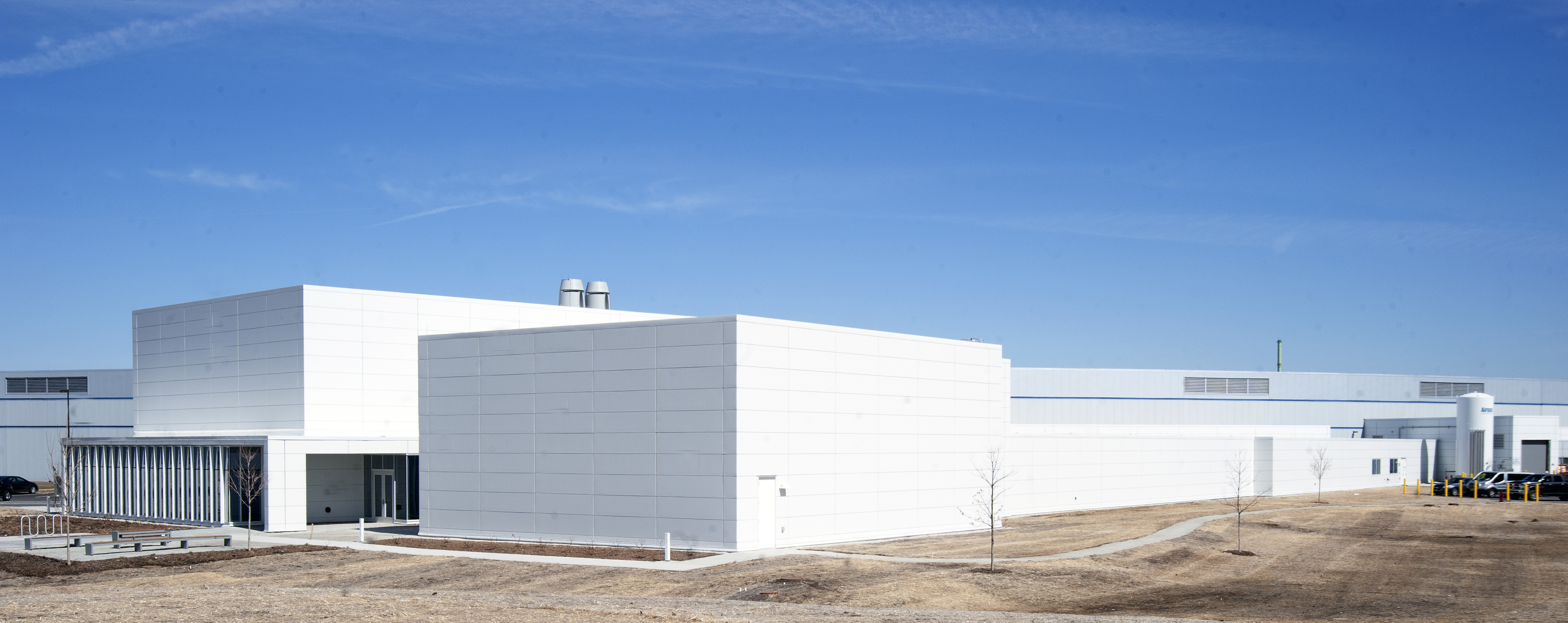 The Long Beamline Building, which will house the High-Energy X-ray Microscope (HEXM) and the In Situ Nanoprobe (ISN). (Image by Rick Fenner, Argonne National Laboratory.)
