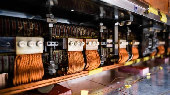 The first production model superconducting undulator magnet for the APS Upgrade. The updated facility will use eight of these magnets to help generate some of the world’s brightest X-rays. (Image by Jason Creps, Argonne National Laboratory.)